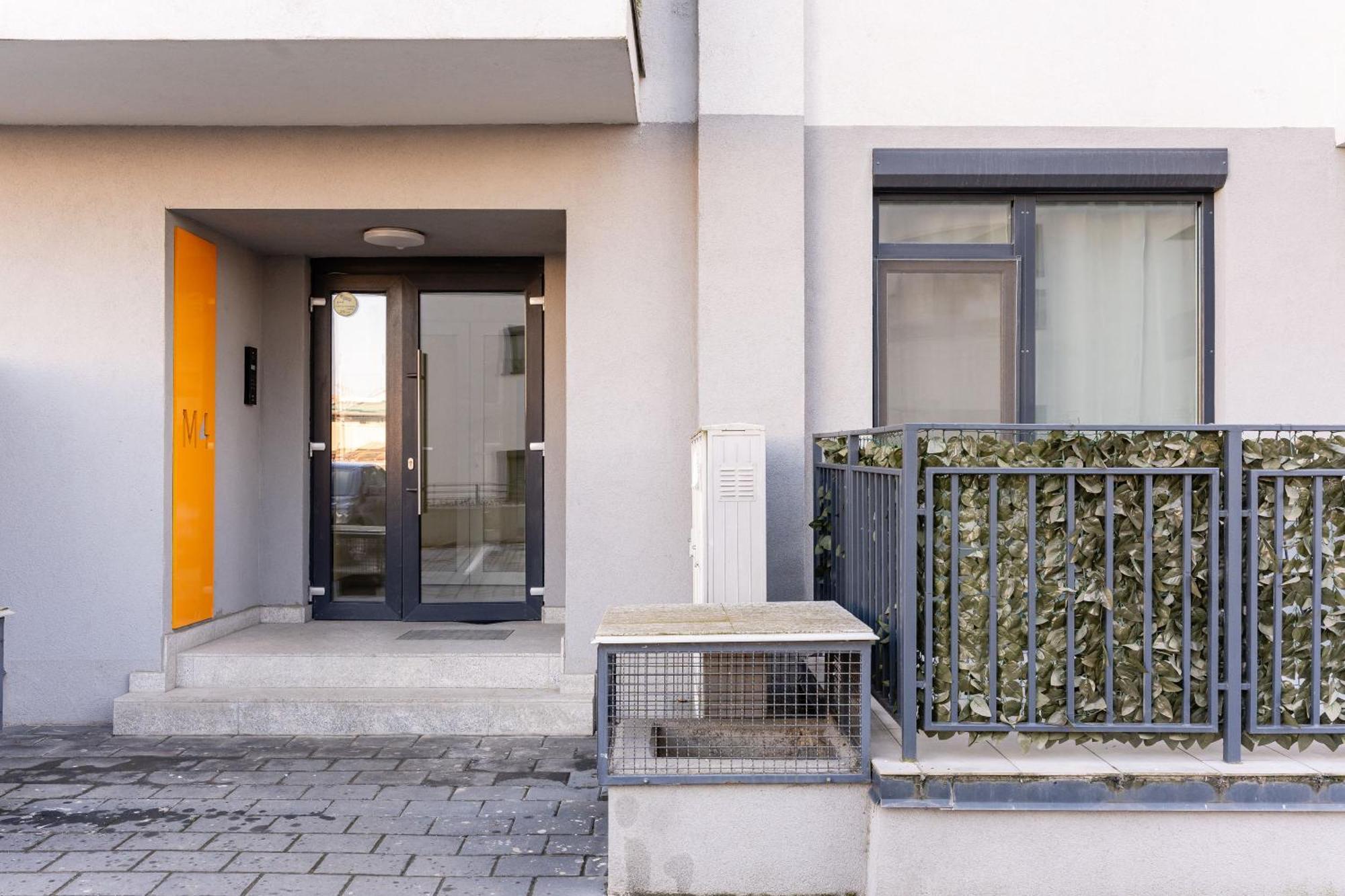 Modern Apollus Avenue - By Openhouse Apartment *