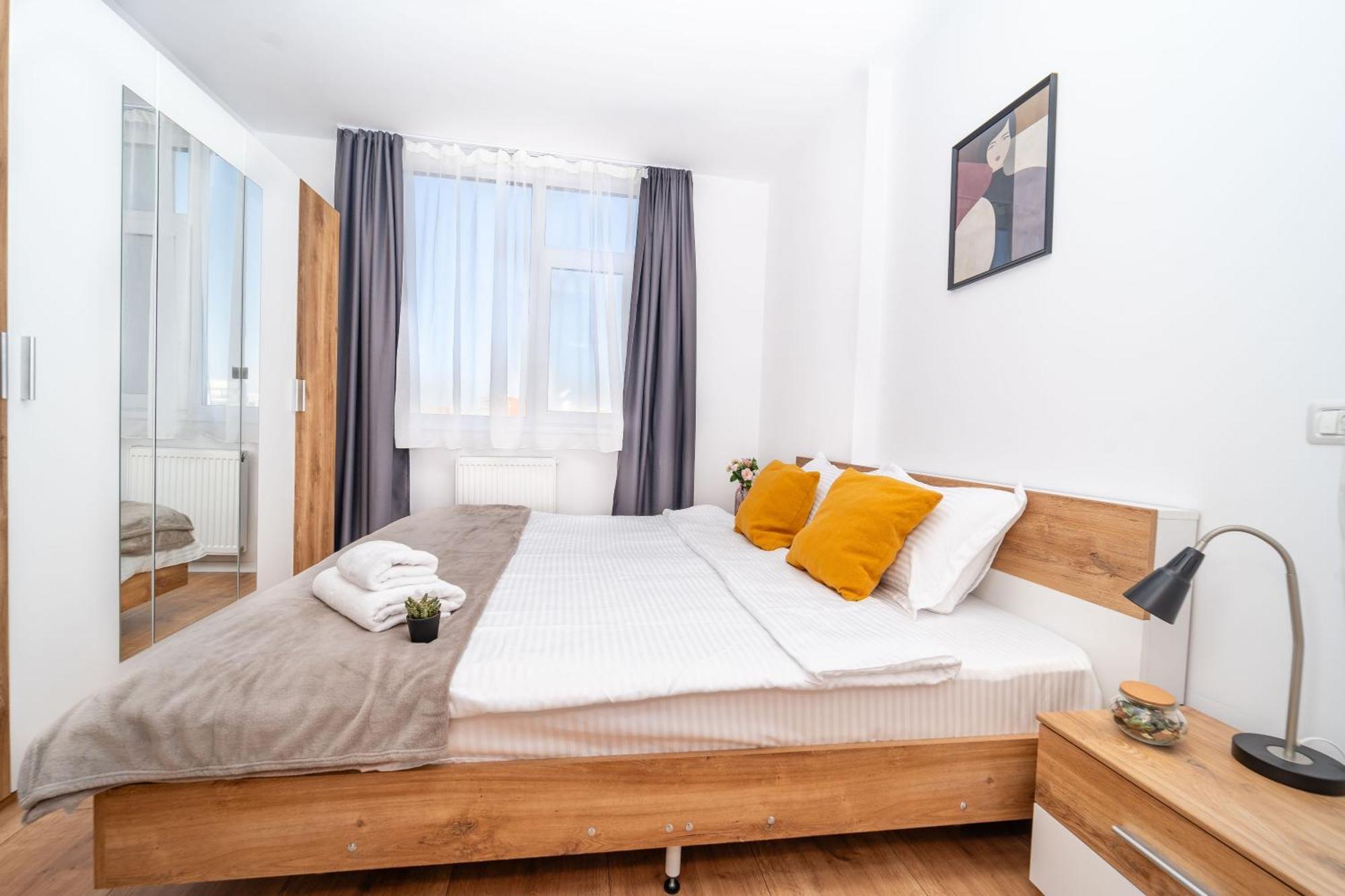 Modern Apollus Avenue - By Openhouse Apartment *